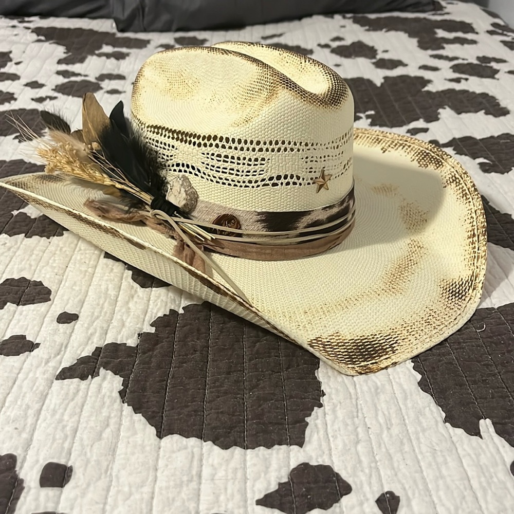 Women’s Cream Straw Cowboy Hat with Feather Trim